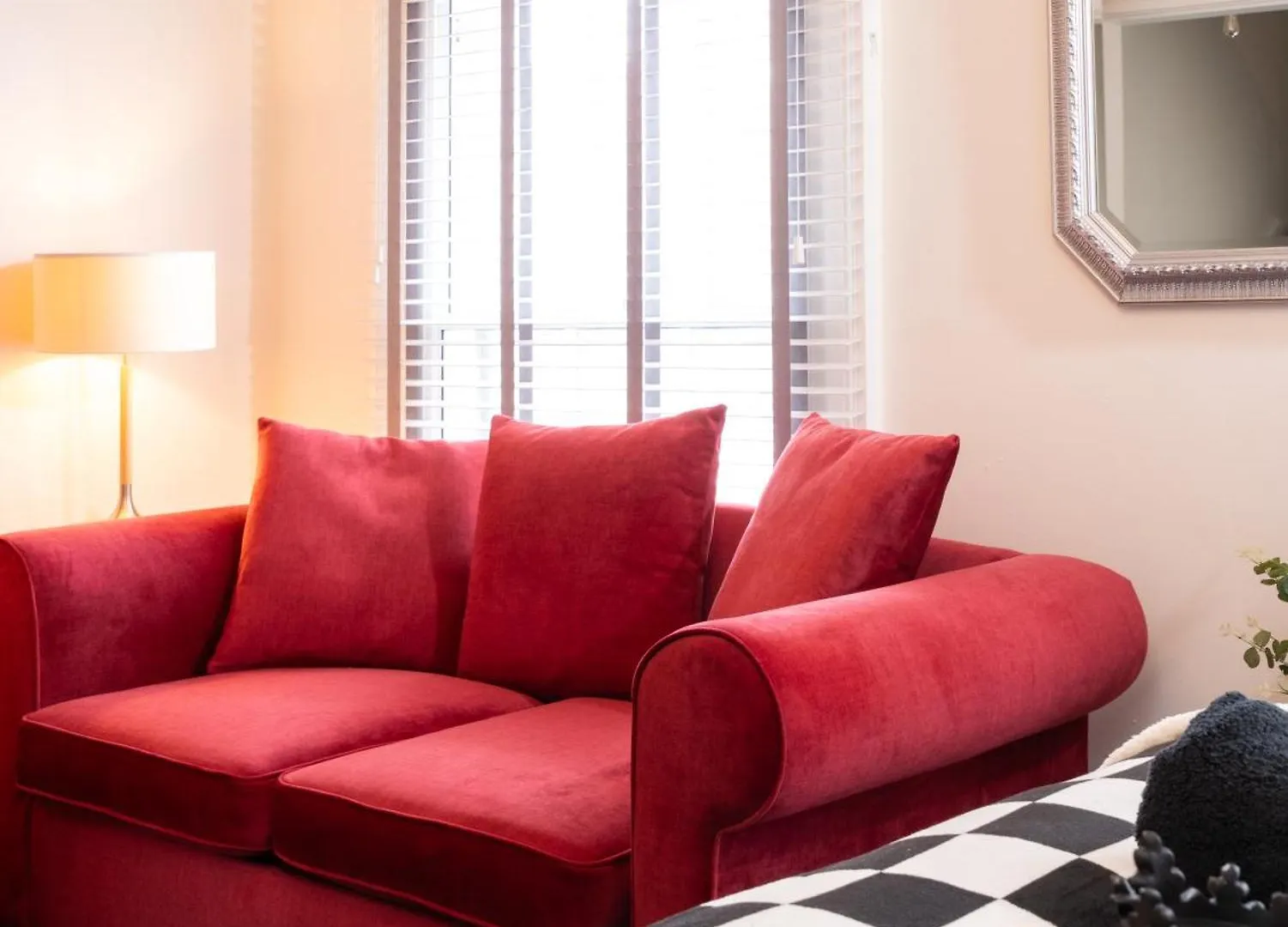 The U2 Crib - Unique History, Stylish With Parking Apartment Belfast