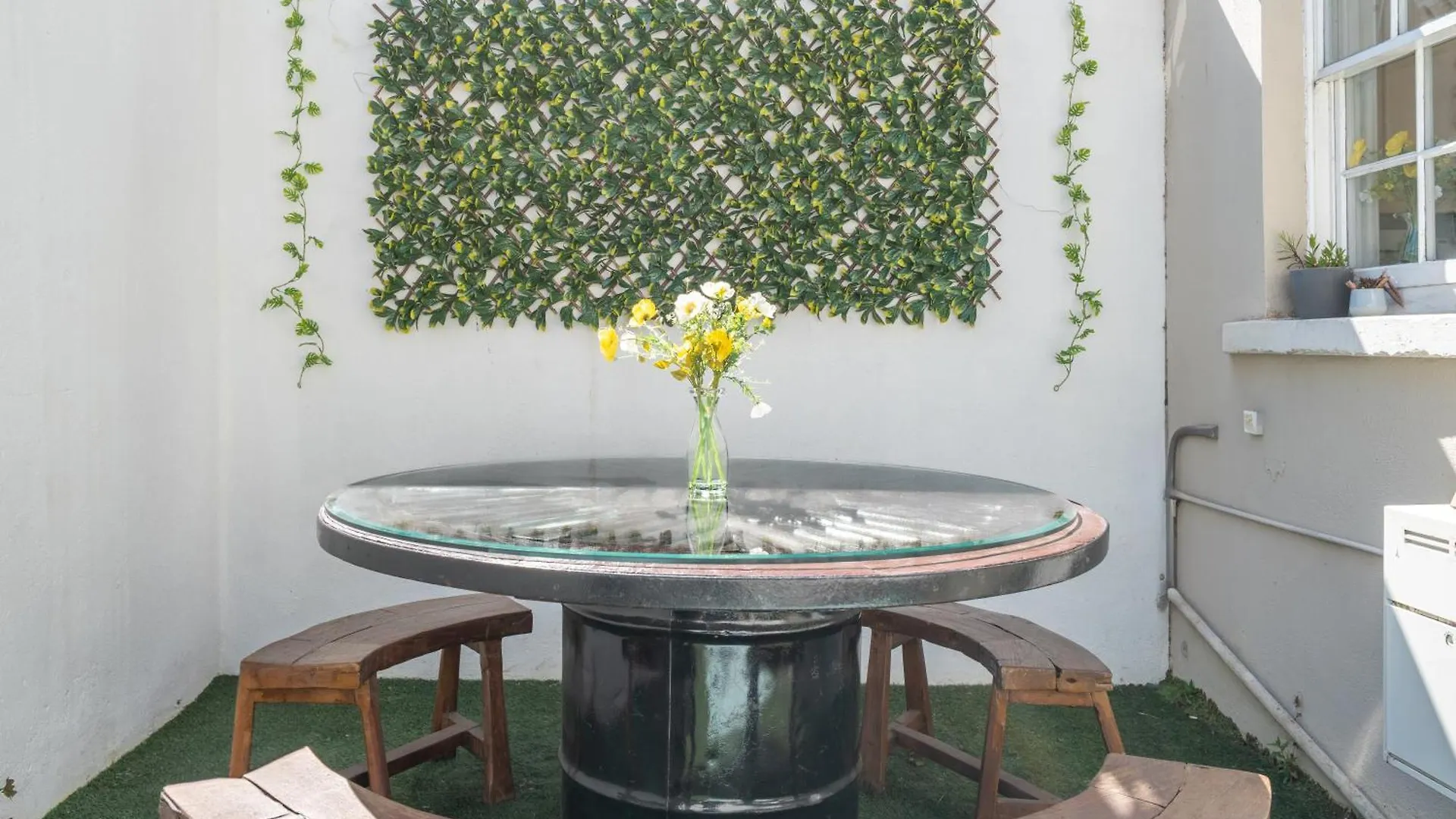 The U2 Crib - Unique History, Stylish With Parking Apartment Belfast United Kingdom