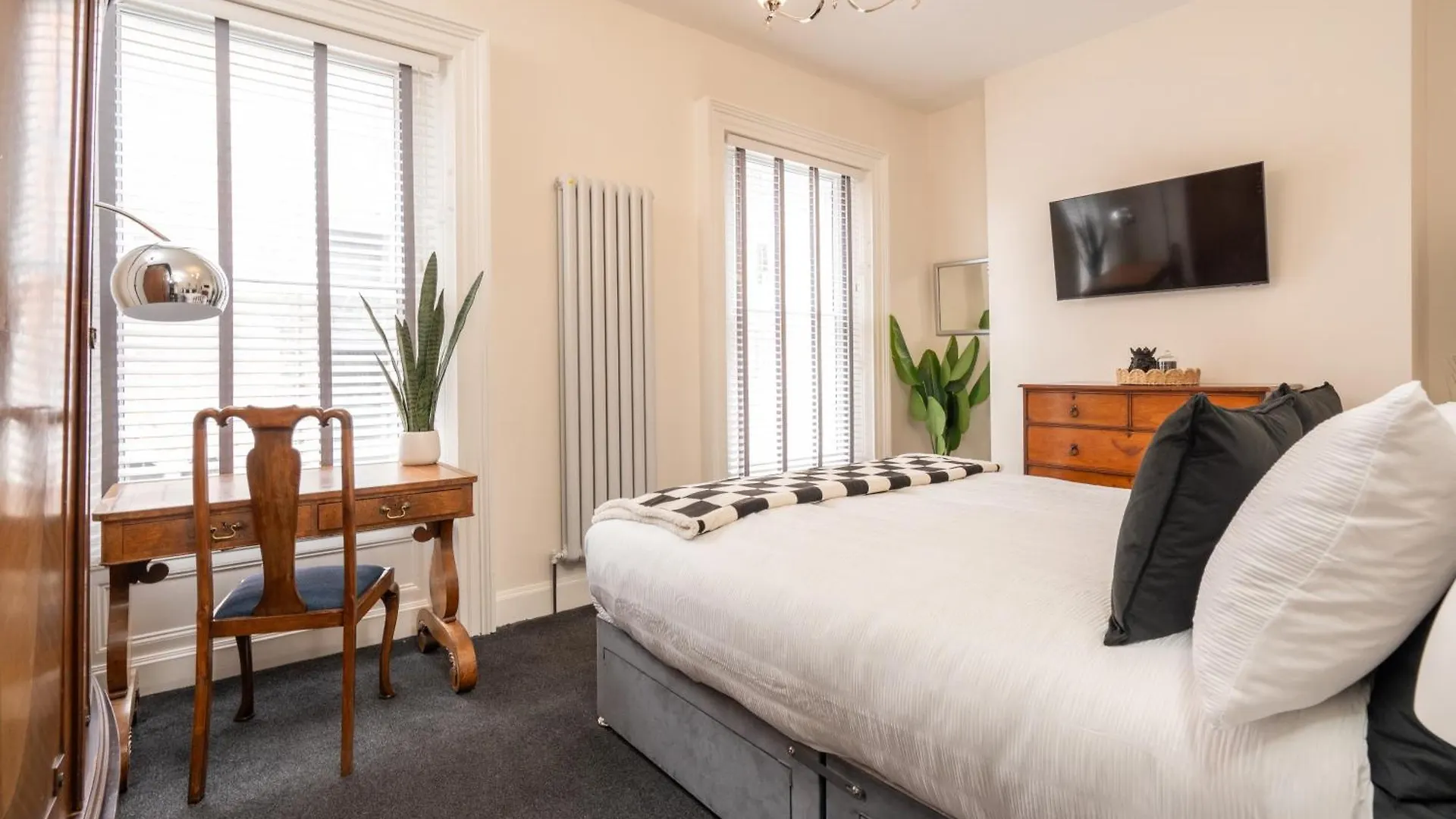 The U2 Crib - Unique History, Stylish With Parking Apartment Belfast 0*,  United Kingdom