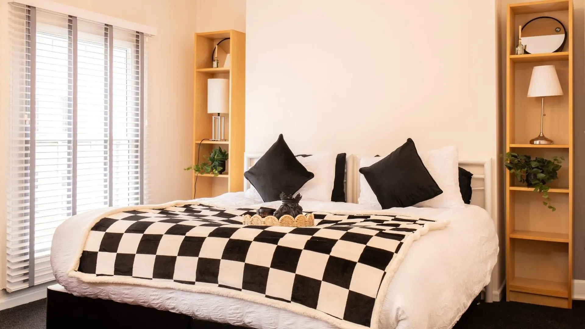 The U2 Crib - Unique History, Stylish With Parking Apartment Belfast 0*,